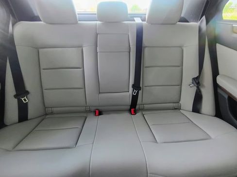 Used 2013 Mercedes-Benz E 350 Sedan image 53