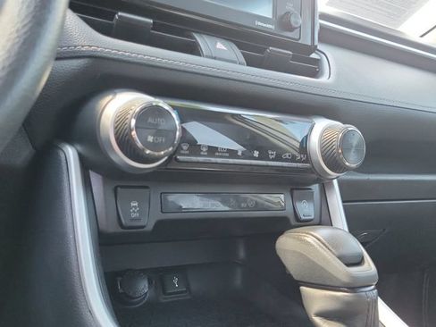 Used 2022 Toyota RAV4 XLE w/ Convenience Package FWD image 24