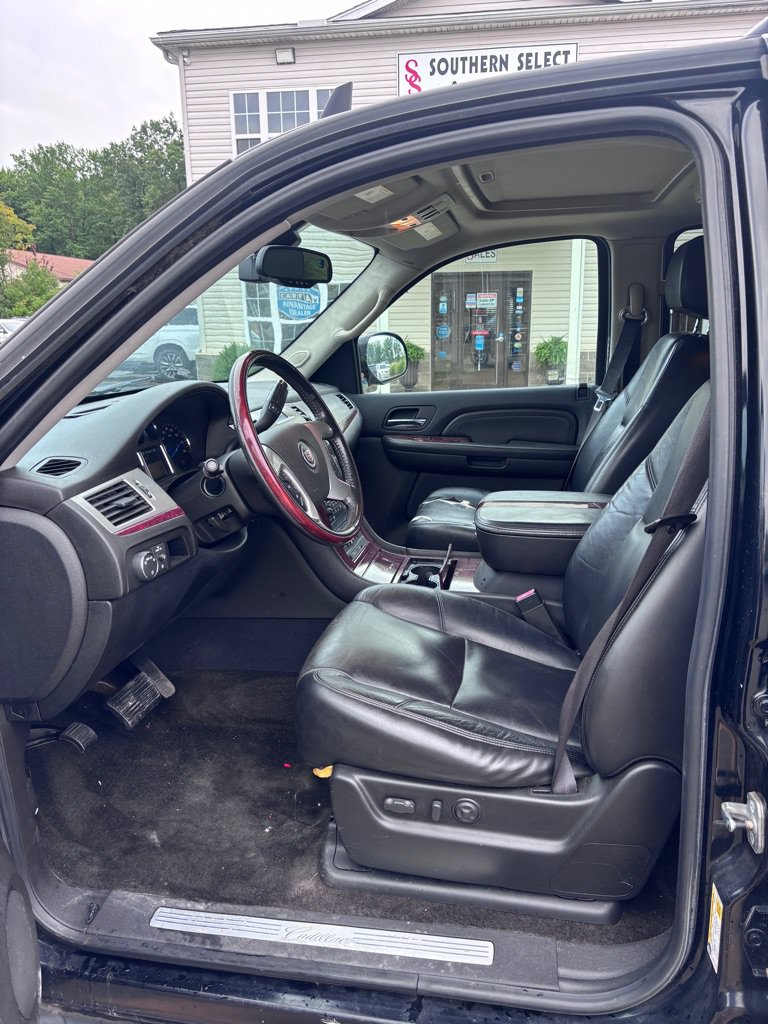 Used 2008 Cadillac Escalade AWD image 9