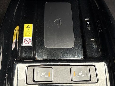 Used 2022 Toyota Prius Prime XLE image 23