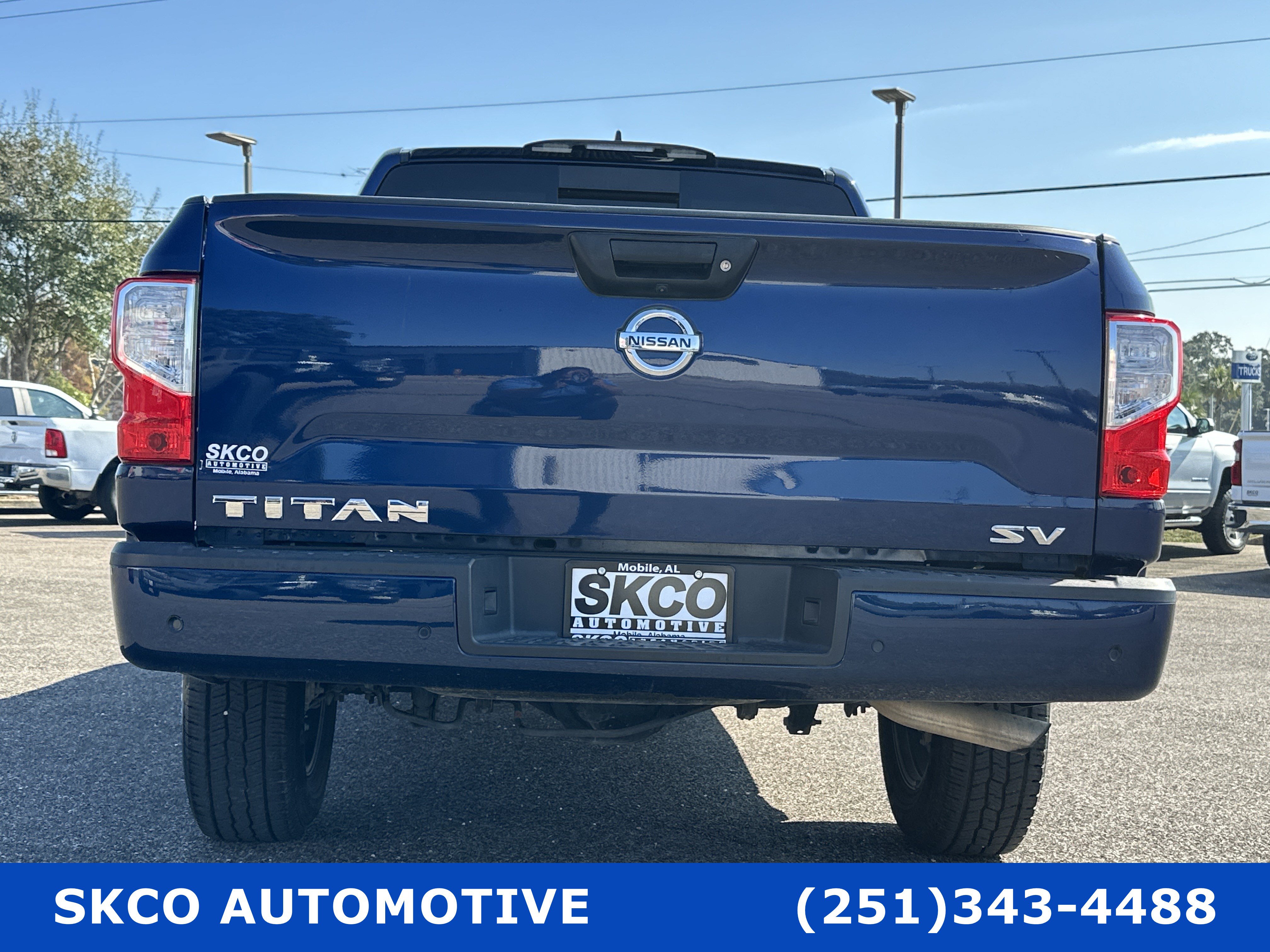 Used 2022 Nissan Titan SV RWD image 4