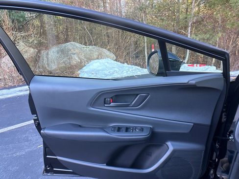 Used 2025 Toyota Prius LE image 12