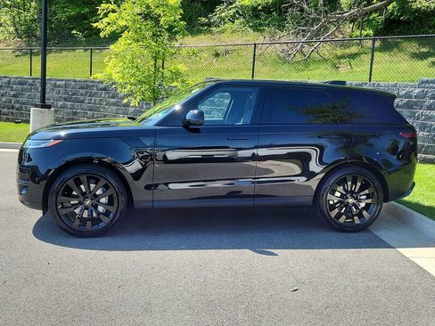 Used 2025 Land Rover Range Rover Sport SE AWD/4WD image 6