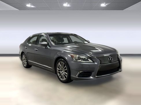 Used 2013 Lexus LS 460 w/ Comfort Pkg RWD image 6