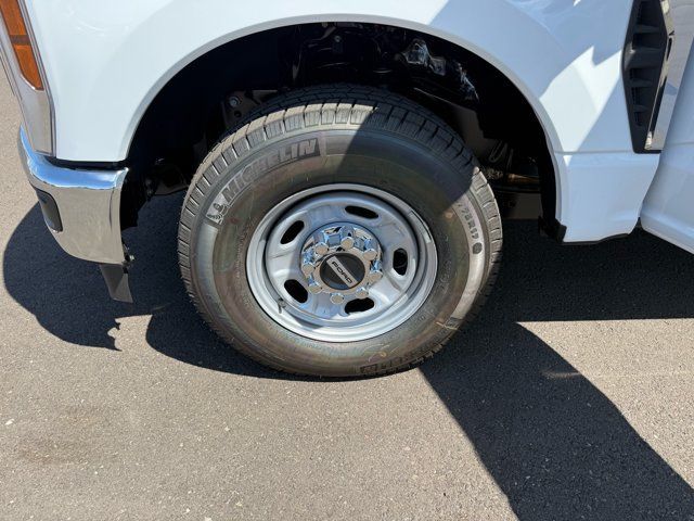 New 2026 Ford F250 XL w/ XL Chrome Package RWD image 24