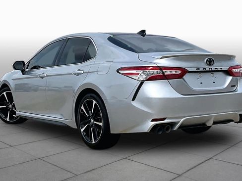 Used 2020 Toyota Camry XSE FWD image 11