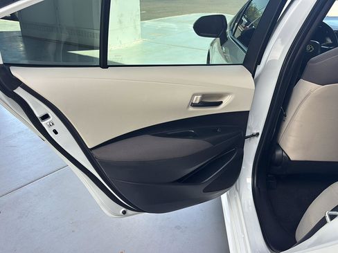 Used 2022 Toyota Corolla LE FWD image 14