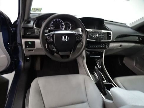 Used 2017 Honda Accord LX image 4