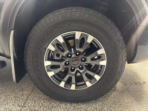 Used 2021 Nissan Titan PRO-4X w/ Pro-4x Convenience Package image 29