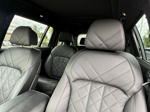 Certified 2025 BMW X7 xDrive40i w/ M Sport Package AWD/4WD image 22