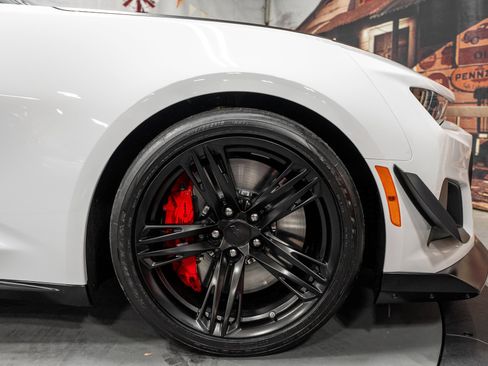 Used 2024 Chevrolet Camaro ZL1 RWD image 10
