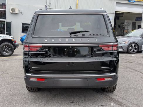 Used 2022 Jeep Wagoneer Series III AWD/4WD image 7