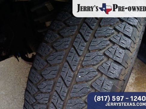 Used 2023 GMC Sierra 1500 Elevation w/ LPO, Elevation Black Package AWD/4WD image 8