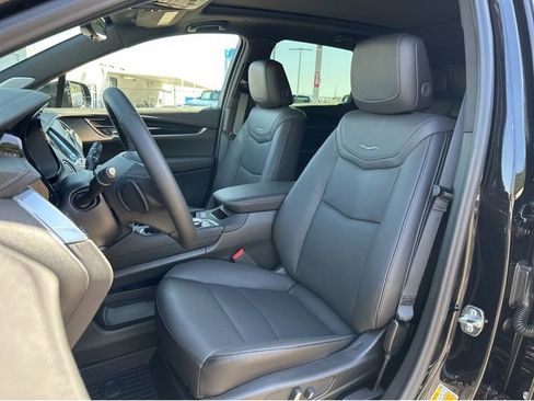 New 2026 Cadillac XT5 Premium Luxury image 6