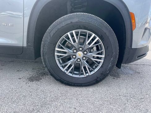 Used 2025 Chevrolet Traverse LT w/ LPO, Floor Liner Package AWD/4WD image 12
