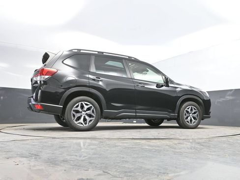 Used 2023 Subaru Forester Premium AWD/4WD image 39