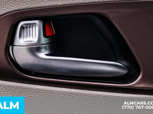 Used 2023 Chrysler Voyager LX FWD image 45