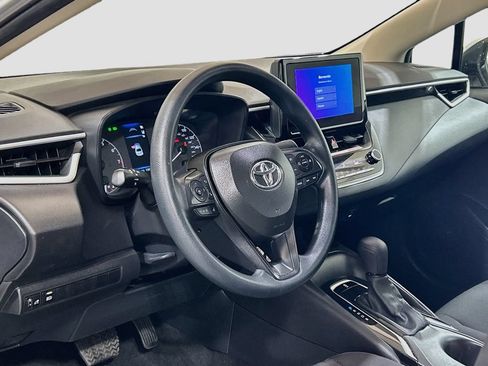 Used 2025 Toyota Corolla LE FWD image 7