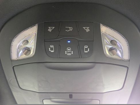 Used 2022 Chrysler Pacifica Touring-L w/ Uconnect Theater Family Group AWD/4WD image 29