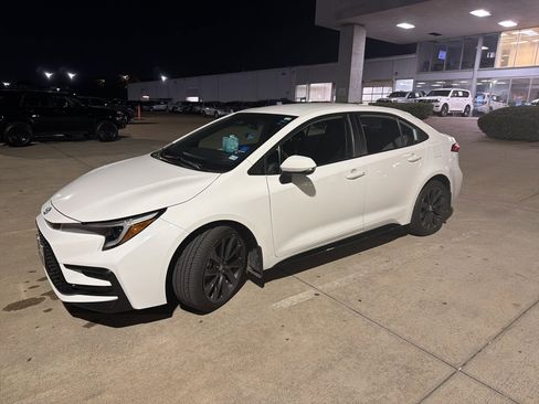 Used 2023 Toyota Corolla SE image 1