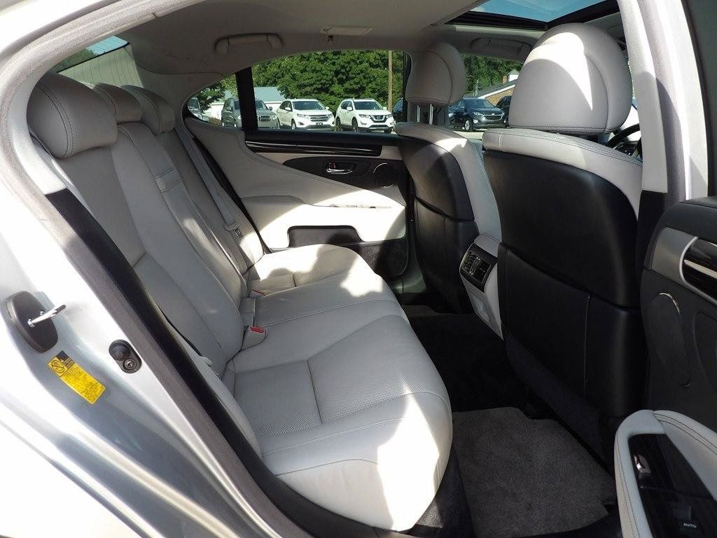Used 2014 Lexus LS 460 w/ Comfort Package RWD image 34