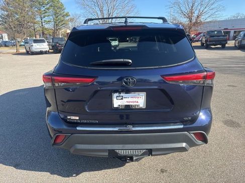 Used 2022 Toyota Highlander XLE image 4
