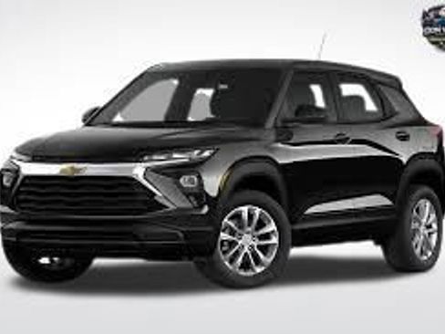 Used 2025 Chevrolet TrailBlazer LT AWD/4WD image 2