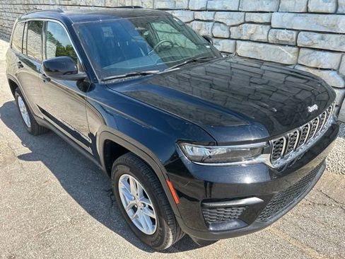 Used 2025 Jeep Grand Cherokee Laredo X w/ Luxury Tech Group I AWD/4WD image 7