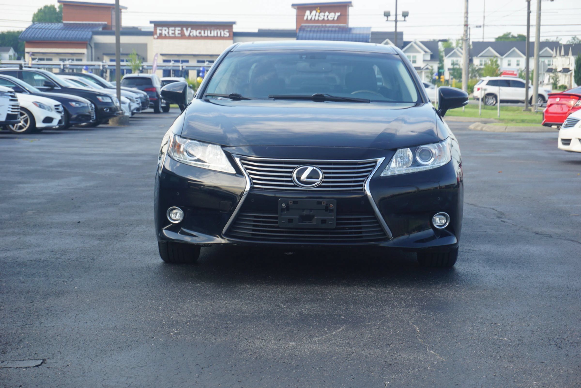 Used 2014 Lexus ES 350 w/ Luxury Package FWD image 2