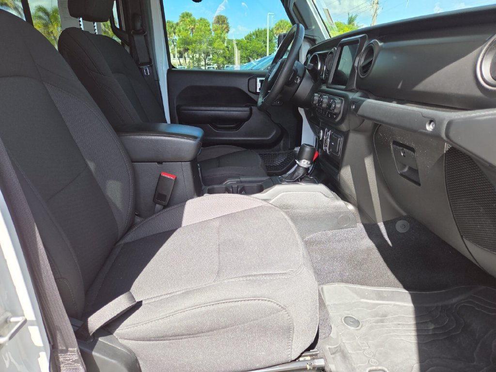 Used 2023 Jeep Gladiator Sport AWD/4WD image 15
