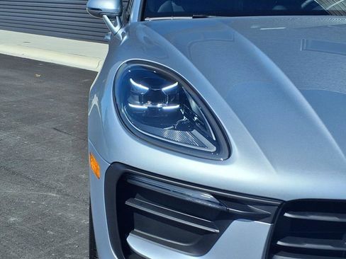 Certified 2025 Porsche Macan image 30