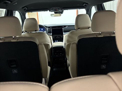 New 2025 Jeep Grand Cherokee L Limited image 28