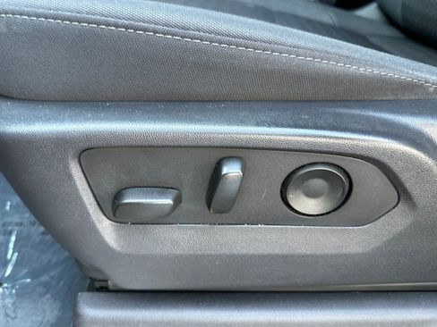 Certified 2025 Chevrolet Silverado 1500 LT RWD image 12