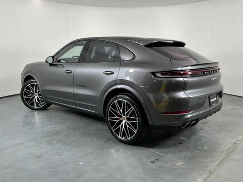 Certified 2024 Porsche Cayenne S AWD/4WD image 3