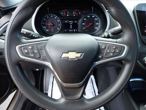 Used 2022 Chevrolet Malibu LT FWD image 12