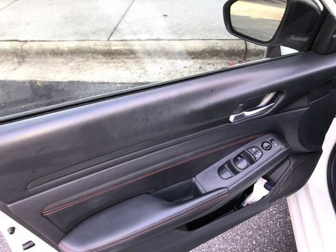 Certified 2022 Nissan Altima 2.5 SR AWD/4WD image 16