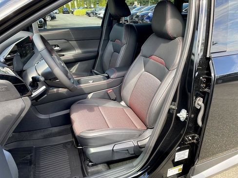 New 2025 Nissan Kicks SR w/ Interior Electronics Package image 16