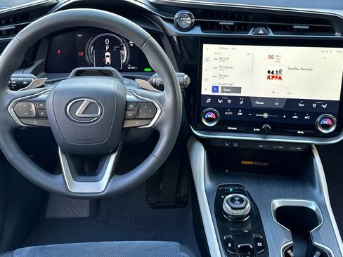 Used 2023 Lexus RZ 450e Premium image 28