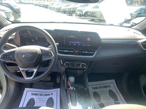 Used 2025 Chevrolet TrailBlazer ACTIV w/ Convenience Package FWD image 12