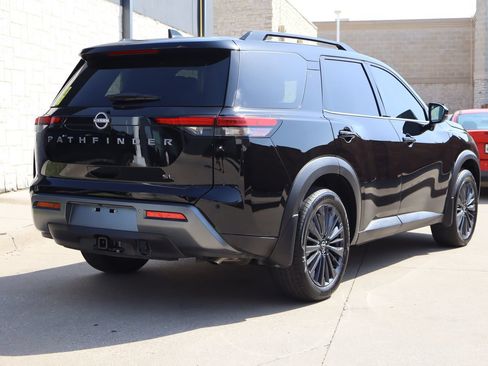 Used 2026 Nissan Pathfinder SL w/ SL Premium Package FWD image 3