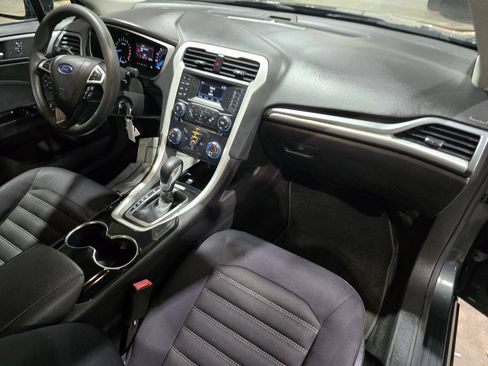 Used 2015 Ford Fusion SE FWD image 32