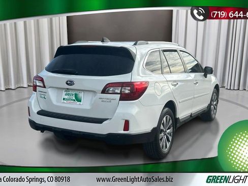 Used 2017 Subaru Outback 2.5i Touring image 5