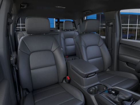 New 2025 Chevrolet Colorado LT w/ LT Convenience Package RWD image 16