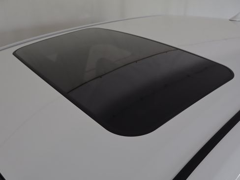 Used 2025 Toyota Corolla XLE FWD image 25