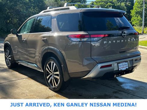 Certified 2024 Nissan Pathfinder Platinum w/ Cargo Package AWD/4WD image 5