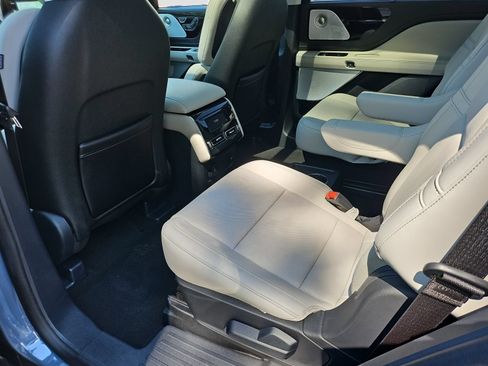 Used 2025 Lincoln Aviator Reserve w/ Equipment Group 201A AWD/4WD image 27