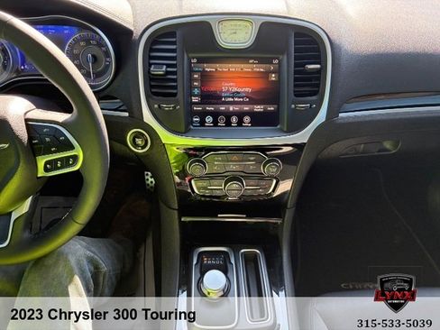 Used 2023 Chrysler 300 Touring w/ Safetytec Plus Group RWD image 12