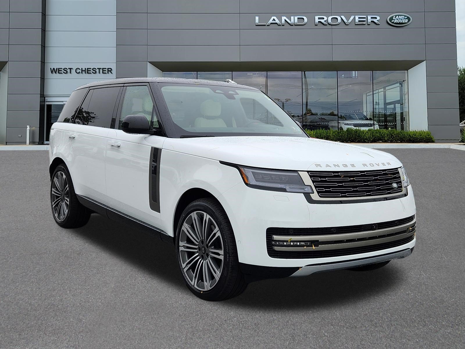 New 2027 Land Rover Range Rover Long Wheelbase SE AWD/4WD image 2