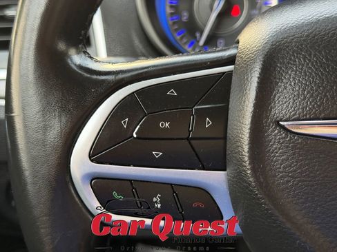 Used 2021 Chrysler 300 Touring w/ Sport Appearance Package RWD image 19