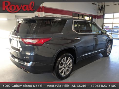 Used 2018 Chevrolet Traverse Premier w/ Driver Confidence II Package image 4